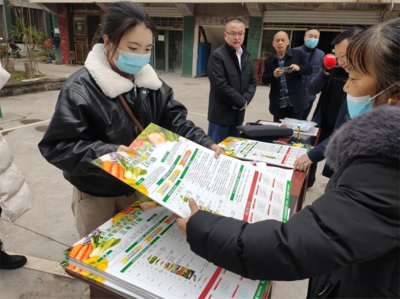 巴中市、区两级联合启动食用农产品“治违禁 控药残 促提升”宣传周活动——聚焦食用农产品初加工环节